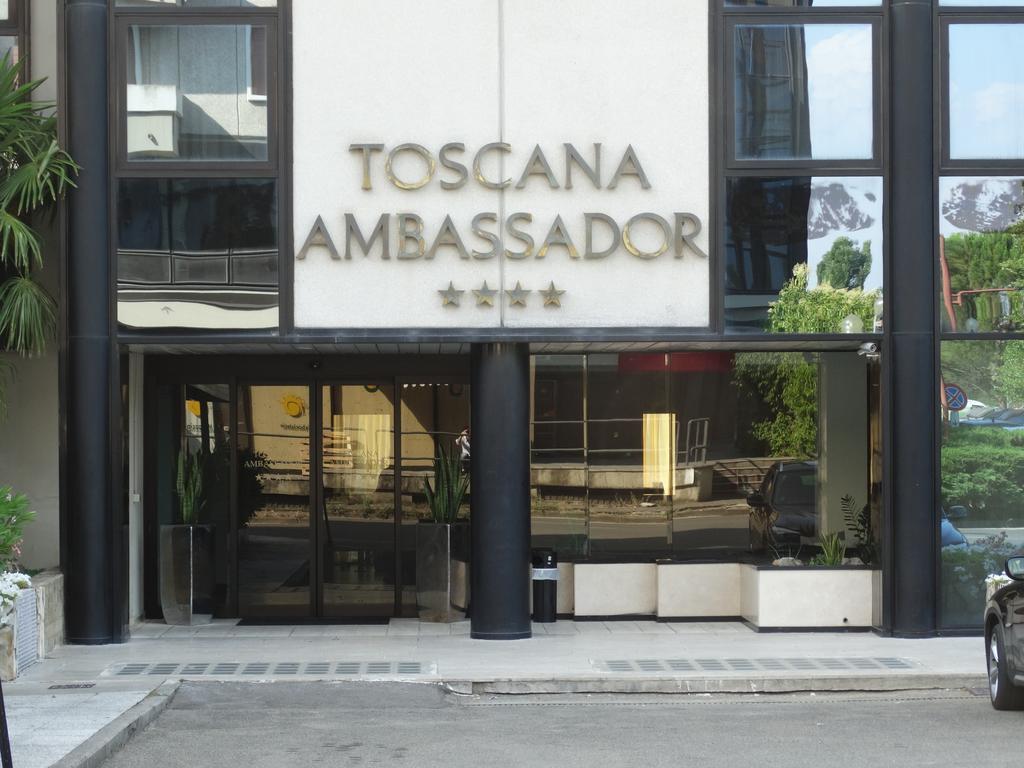 Toscana Ambassador Поджибонси Екстериор снимка